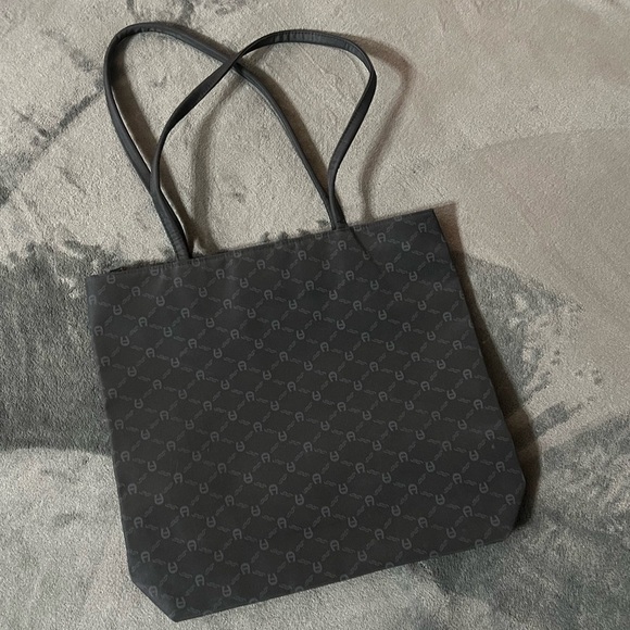 Vintage Etienne Aigner Leather Clutch with free tote - Picture 10 of 10